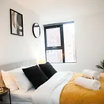 Liverpool Central Stylish Hideaway