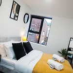 Liverpool Central Stylish Hideaway